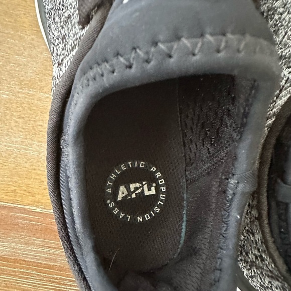 Stylish Women's TechLoom Phantom Running Shoe in Black/White/Melange - Size 5.5 - Picture 7 of 10